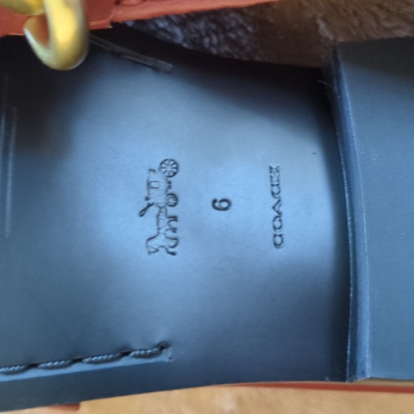 COACH Logo Jess Loafer Rust Women 6B Academia Preppy Slip On Leather Career - Picture 2 of 8